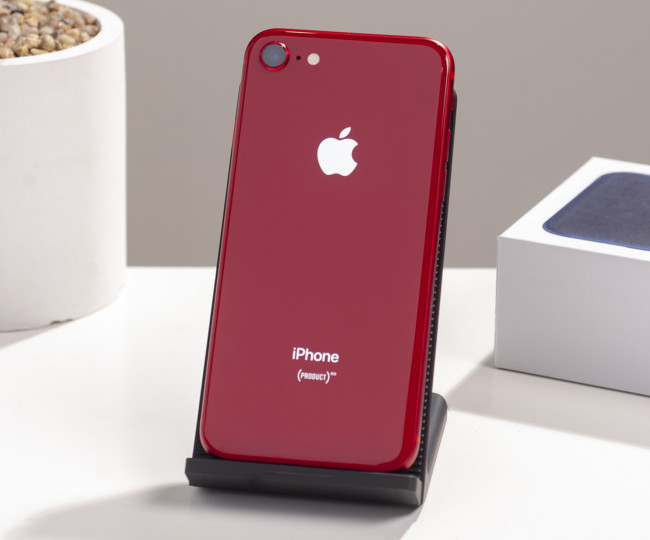 iPhone 8 64GB Red б/у