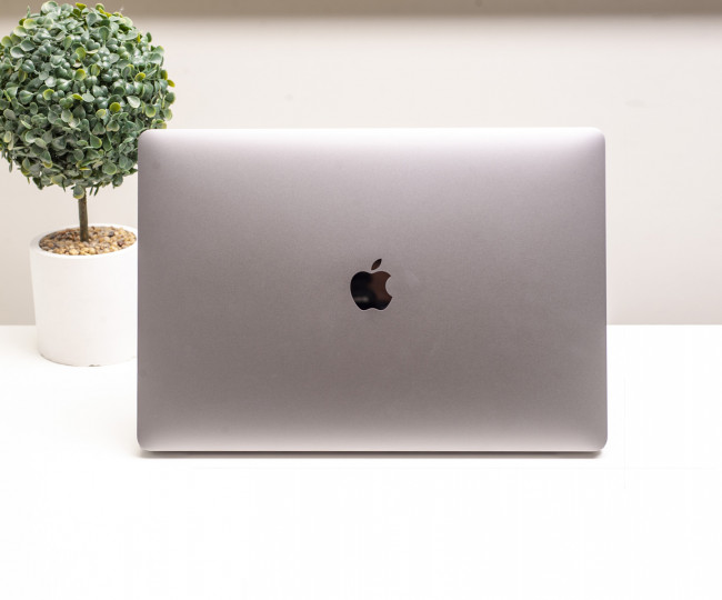 Apple MacBook Pro 15 Space Gray 2018 (MR942) б/у