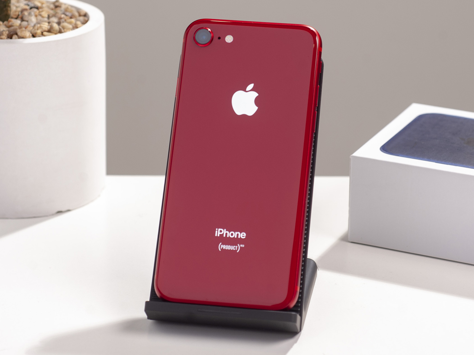 iPhone 8 64GB Red б/у