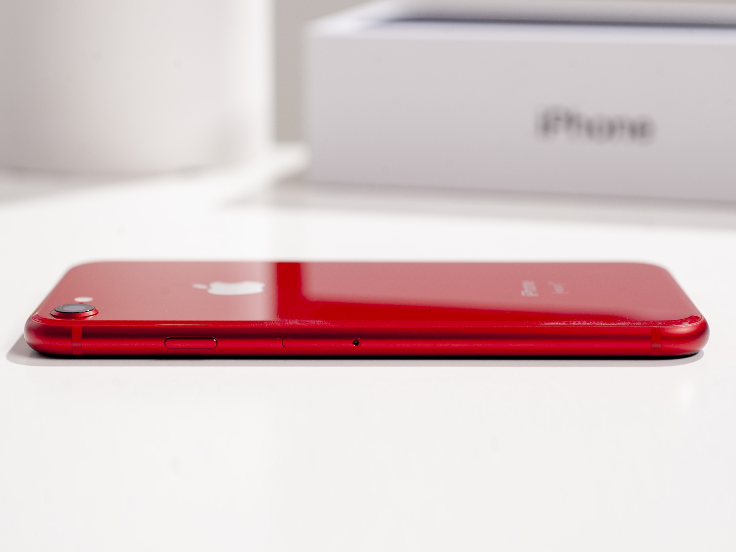 iPhone 8 64GB Red б/у