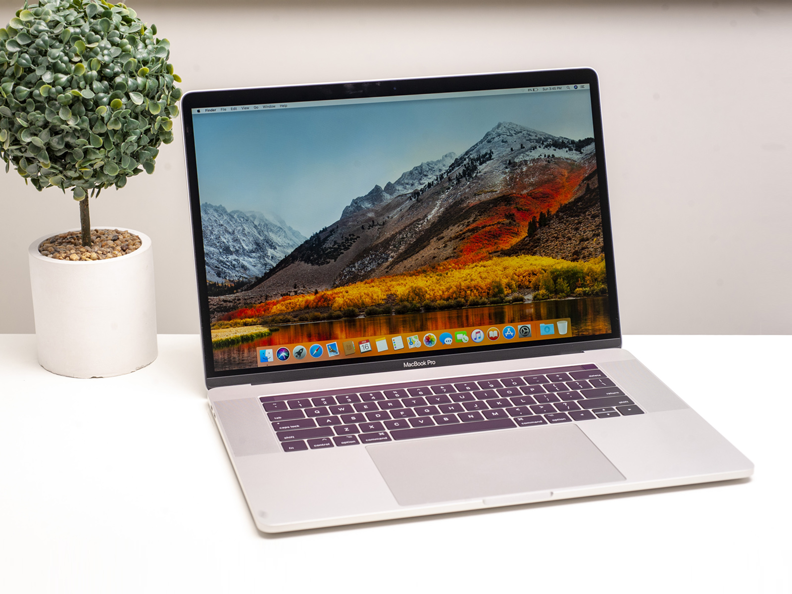 Apple MacBook Pro 15 Silver 2017 (MPTU2) б/у