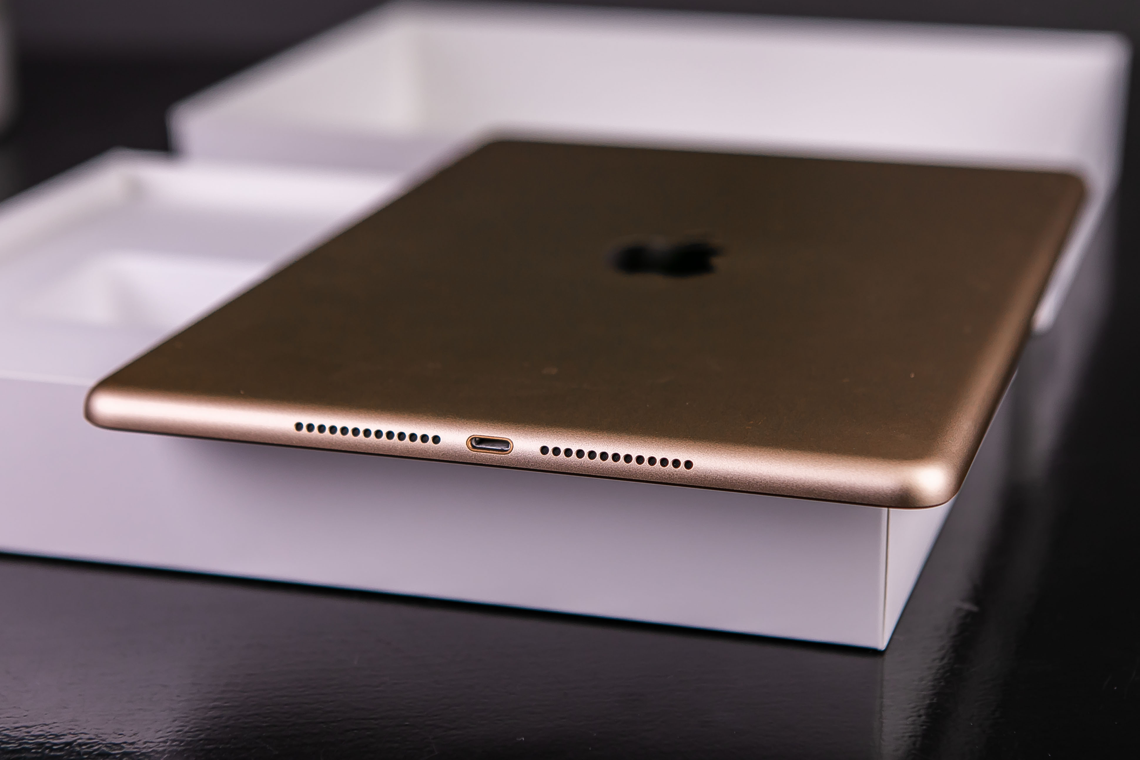 iPad 9.7' (2017)  Wi-Fi, 128gb, Gold б/у